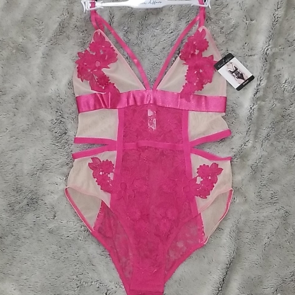 French Affair Other - 🆕️Medium French Affair Fuschia/nude bodysuit